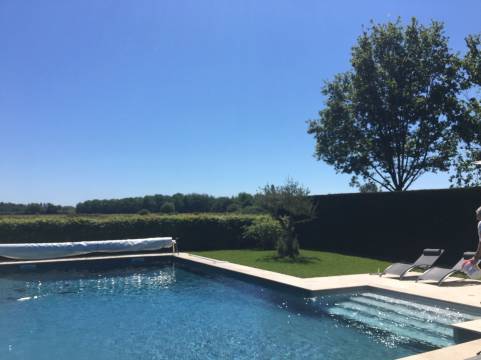 莱欧尼耶谷仓酒店(La Grange de Léonie, Chambres d'hôtes Avec Piscine et Spa)