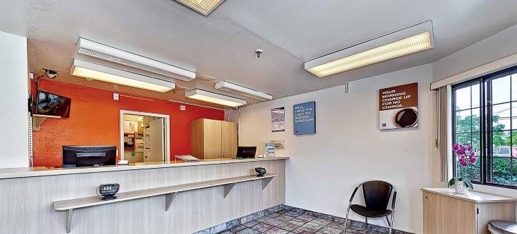 芝加哥北6号汽车旅馆 - 格伦维尤(Motel 6 Glenview, IL - Chicago North)图片
