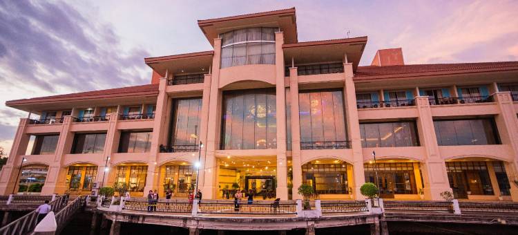 苏比克湾游艇俱乐部(Subic Bay Yacht Club)图片