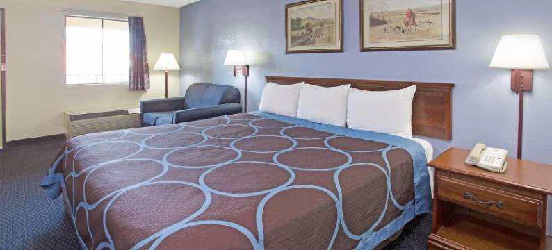 萨沃尼速8酒店(Super 8 by Wyndham Suwanee)图片