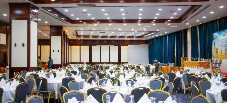 兰卡斯特瓦家2000(Lancaster Ouaga 2000)图片