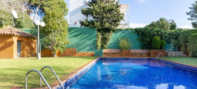 Villa near peaceful beach of Calella de图片