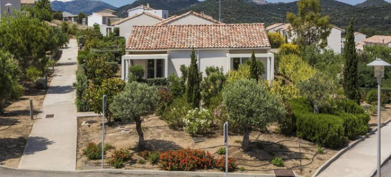 Holiday Park in Corsica with Terrace Homes图片