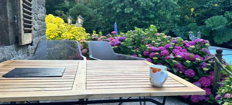 Family Holiday Home with Pool图片