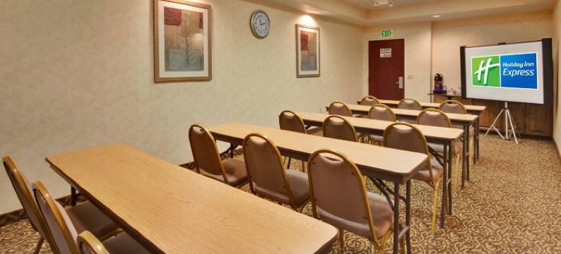 Holiday Inn Express 德拉诺HWY 99(Holiday Inn Express DELANO HWY 99 by IHG)图片