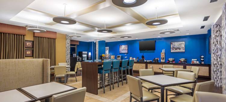 大学园区贝斯特韦斯特优质套房酒店(Best Western Plus University Park Inn  Suites)图片