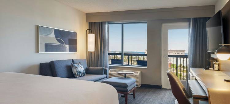 可可比奇海滩卡纳维拉尔角万怡酒店(Courtyard Cocoa Beach Cape Canaveral)图片