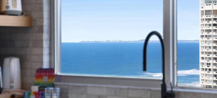 冲浪者天堂民宿，配备度假村风格设施(Surfers Paradise Stay with Resort-Style Amenities)图片