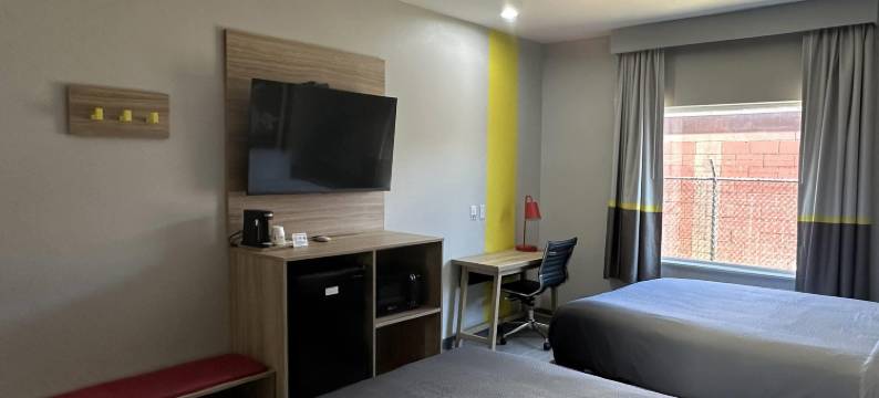 Super 8 by Wyndham Baytown图片