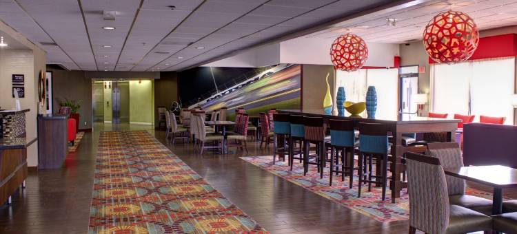 代托纳赛道机场欢朋酒店(Hampton Inn Daytona Beach-Speedway/Airport)图片