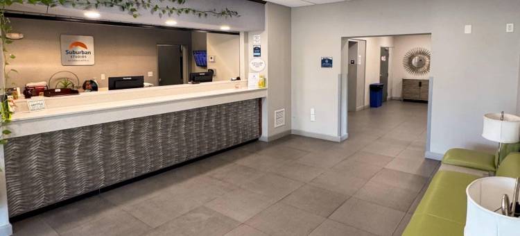 巴拿马城市海滩附近郊区开放式客房酒店(Suburban Studios Near Panama City Beach)图片