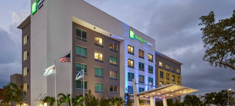 迈阿密多拉智选假日酒店(Holiday Inn Express & Suites DORAL - MIAMI by IHG)图片