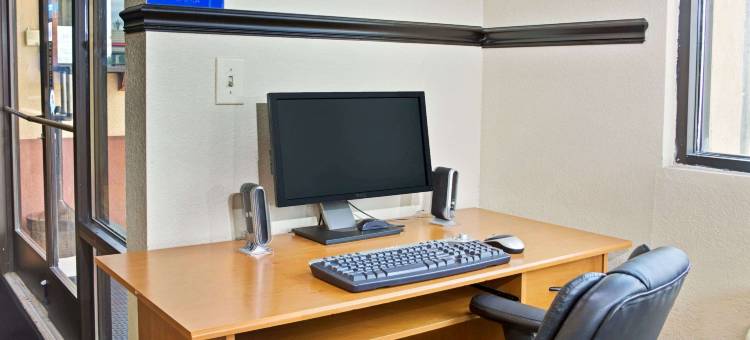 罗维莎戴斯酒店(Days Inn by Wyndham Lawrenceville)图片