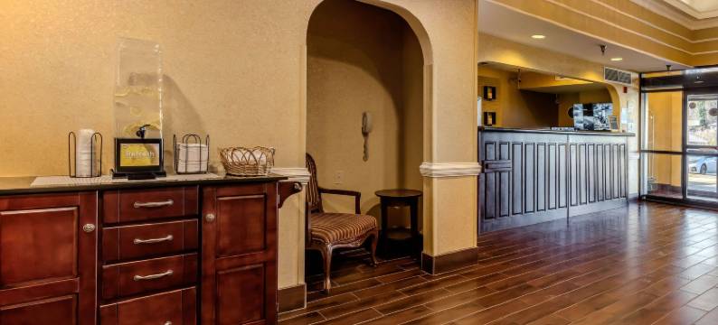 贾斯珀78号公路西舒适套房酒店(Comfort Inn & Suites Jasper Hwy 78 West)图片