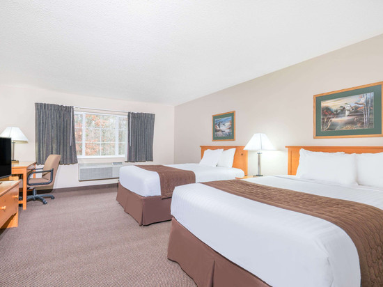 巴克斯特-布雷纳德区呗盟套房酒店