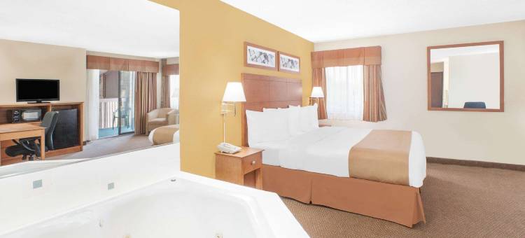 休伦港呗盟套房酒店(Baymont by Wyndham Port Huron)图片