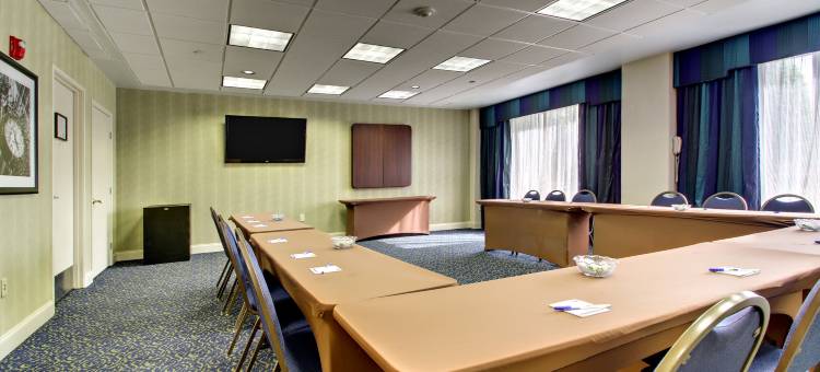 Holiday Inn Express 亚特兰大肯纳瑟(Holiday Inn Express ATLANTA-KENNESAW by IHG)图片