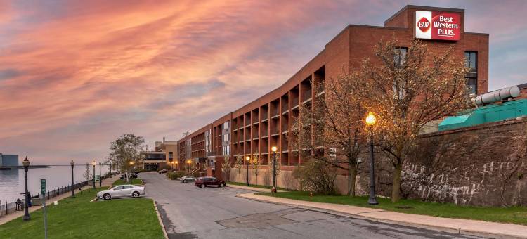 奥斯威戈船长贝斯特韦斯特优质酒店(Best Western Plus Oswego Hotel and Conference Center)图片