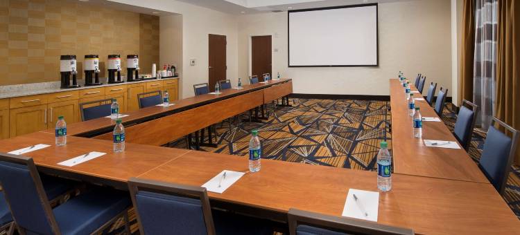 希尔顿欢朋套房酒店-福尔斯彻奇(Hampton Inn & Suites by Hilton Falls Church)图片