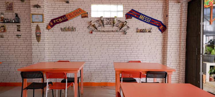 RedDoorz Plus-弗洛伦斯·隆班·托宾路-西博尔加(RedDoorz Plus @ Jalan FL Lumban Tobing Sibolga)图片