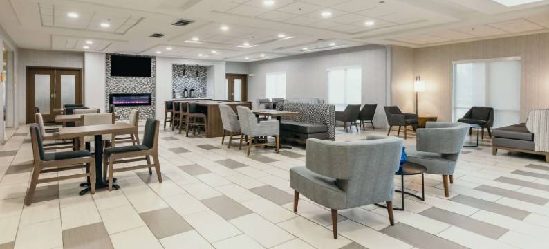 艾奥瓦安克尼 - 艾奥瓦德梅因拉昆塔温德姆套房酒店(La Quinta Inn & Suites by Wyndham Ankeny IA / Des Moines IA 2402 SE Tones Dr., Ankeny, Io)图片