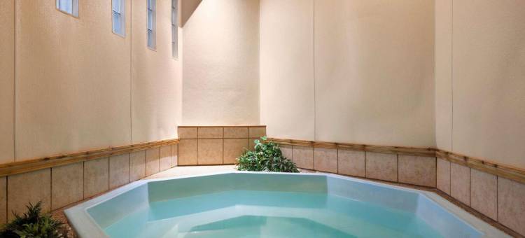 刘易斯顿华美达酒店及会议中心(Ramada by Wyndham Lewiston Hotel & Conference Center)图片