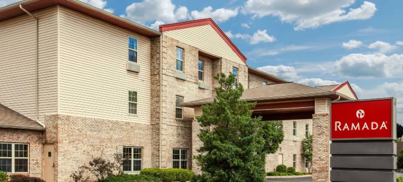 塞勒斯堡-路易斯维尔北温德姆华美达酒店(Ramada by Wyndham Sellersburg/Louisville North)图片