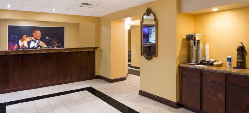 印第安纳速8酒店(Super 8 by Wyndham Indianola)图片