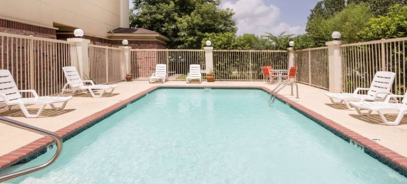 杜松拉斐特西区速8酒店(Super 8 by Wyndham Duson Lafayette West Area)图片