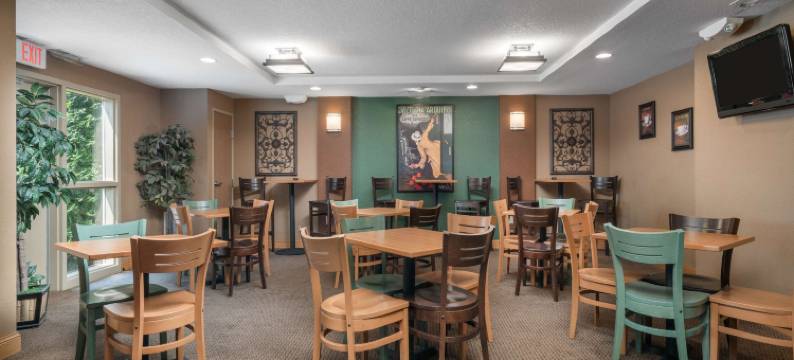 牛顿市美吟温德姆酒店(AmericInn by Wyndham Newton)图片