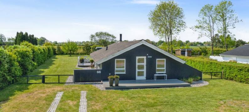 "Nilsa" - 400m from the Sea图片