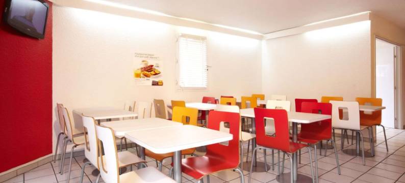 亚维侬普瑞米尔经典酒店(Premiere Classe Avignon - Courtine Gare)图片