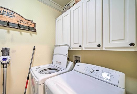 Blue Valley Falls Estate Chic Highlands Home! Hotel Overview