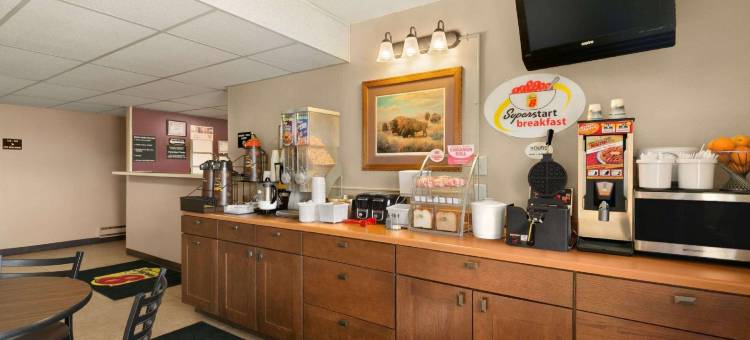 雷德菲尔德速8酒店(Super 8 by Wyndham Redfield)图片