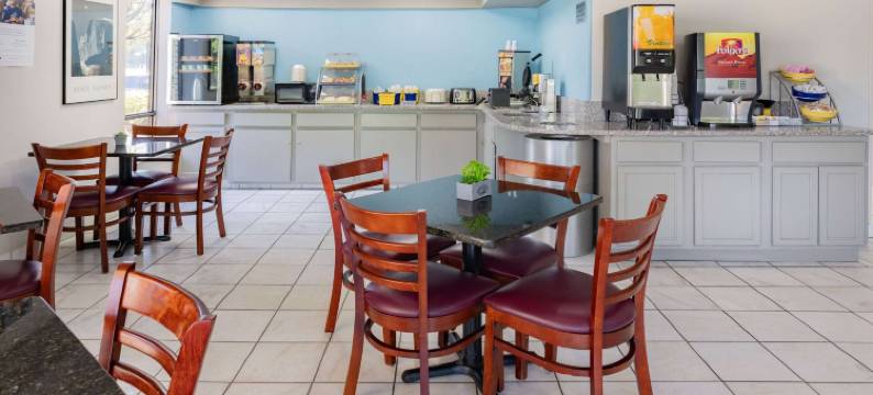 沃卡莫斯帕坦堡戴斯酒店(Days Inn by Wyndham Spartanburg Waccamaw)图片