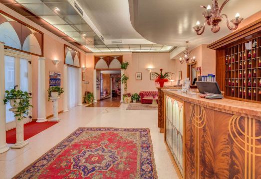 Hotel San Giusto Hotel Overview