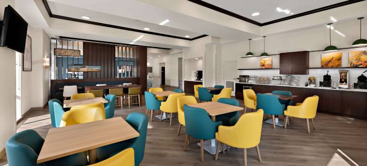 易斯特布罗德270舒适套房酒店(Comfort Suites Columbus East Broad)图片