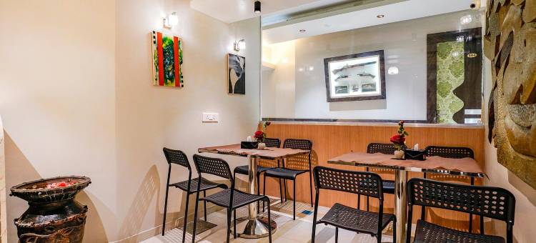 位于安泰里西的1卧室公寓-100平方米|带1个独立浴室(FabHotel Amber Corp Inn - Nr Nesco Exhibition Center)图片