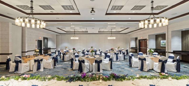 弗朗特皇家蓝岭沙道斯希尔顿逸林酒店(DoubleTree by Hilton Front Royal Blue Ridge Shadows)图片