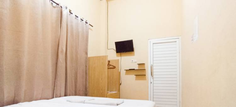 Ariska Room Near Alun Alun Jombang RedPartner图片