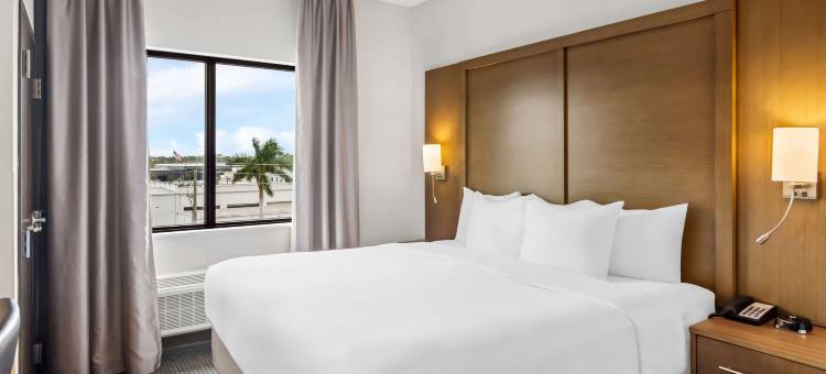 斯图尔特-哈钦森岛舒适套房酒店(Comfort Suites Stuart-Hutchinson Island)图片