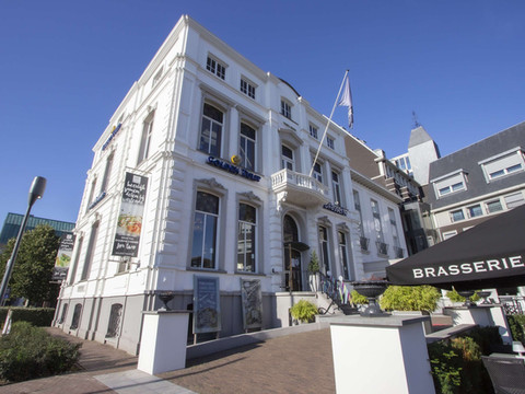 西恩德金色郁金香酒店