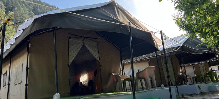 North Deodar Camps图片