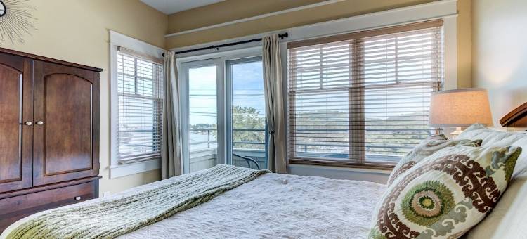 The Best Views of Grand Haven Channel & Lake Michigan from Brezza Di Lago 11图片