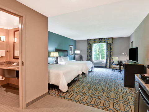 西小石城希尔顿花园酒店