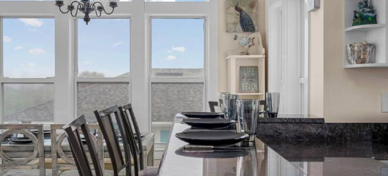 3-Story Beach House Retreat with Heated Pool, Game Room, 5 Min to Flagler图片