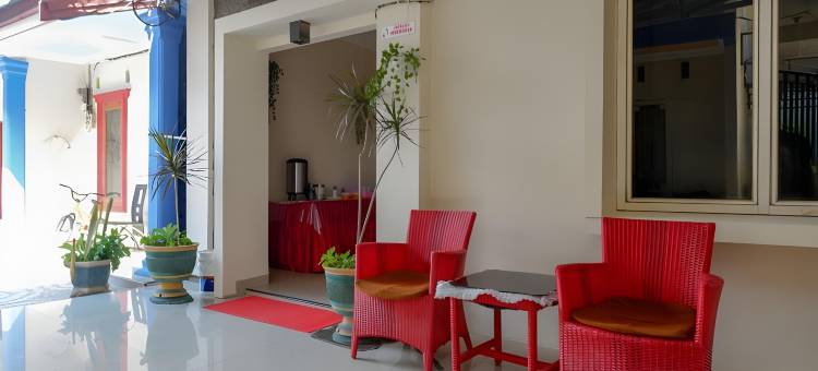 红多兹酒店-近帕卢千禧水上乐园(RedDoorz Near Millenium Waterpark Palu)图片