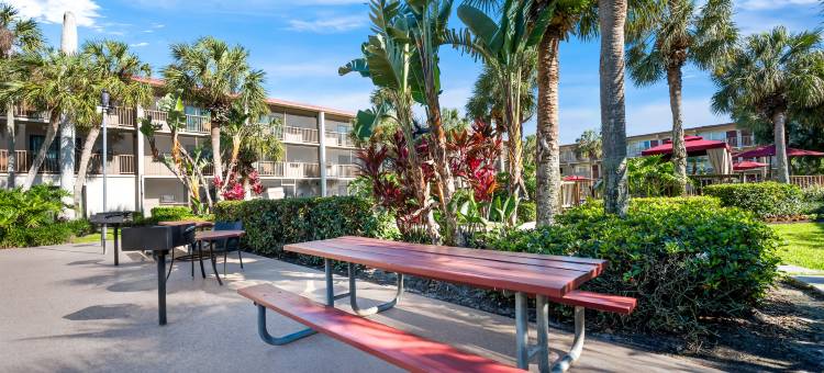 红顶PLUS套房酒店-那不勒斯市中心第五大道南(Red Roof Plus+ & Suites Naples Downtown-5th Ave S)图片