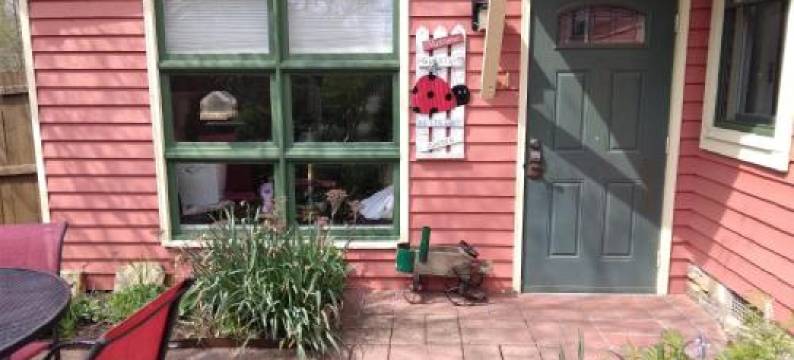 Betty Lous Garden图片