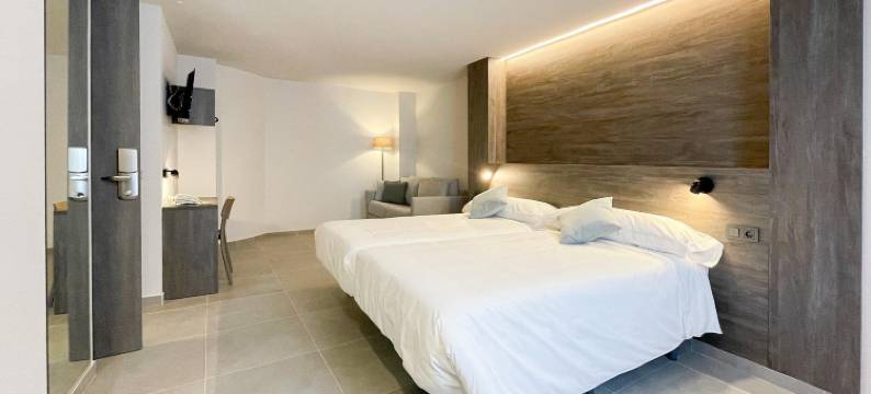 四月亮酒店(Hotel Quatre Llunes)图片